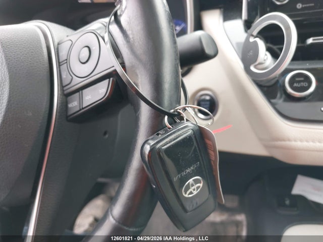 12601821 :رقم المزاد ، 5YFBPMBEXNP369952 vin ، 2022 Toyota Corolla مزاد بيع