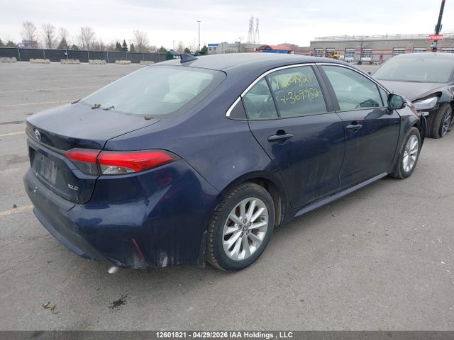 12601821 :رقم المزاد ، 5YFBPMBEXNP369952 vin ، 2022 Toyota Corolla مزاد بيع