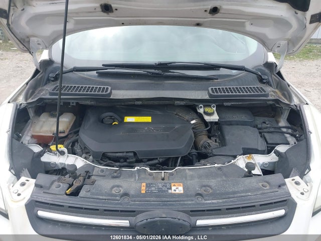 1FMCU9GX7GUA00410 Ford ESCAPE SE