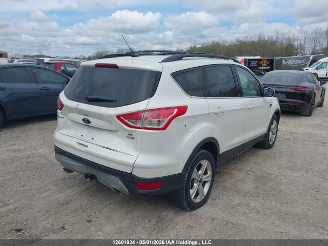 1FMCU9GX7GUA00410 Ford ESCAPE SE