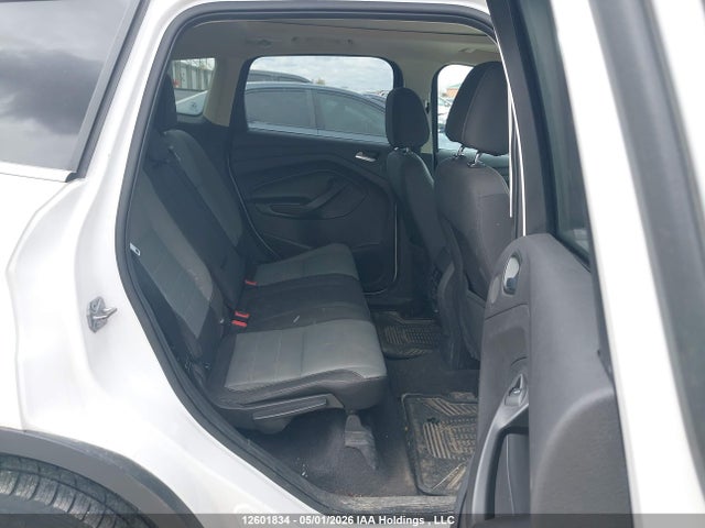 1FMCU9GX7GUA00410 Ford ESCAPE SE