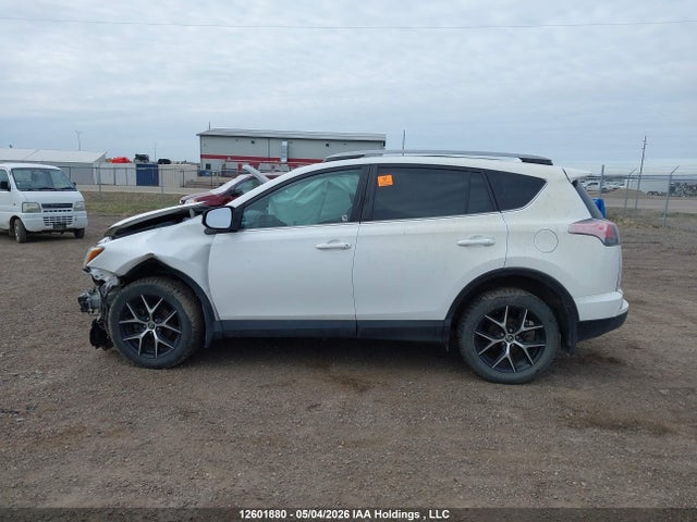 12601880 :رقم المزاد ، 2T3JFREV2HW571640 vin ، 2017 Toyota Rav4 Se مزاد بيع