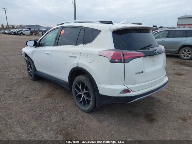 12601880 :رقم المزاد ، 2T3JFREV2HW571640 vin ، 2017 Toyota Rav4 Se مزاد بيع