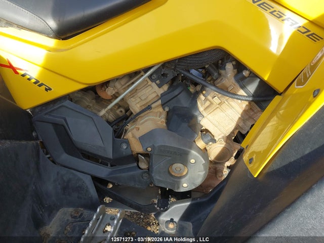 3JBMWAX44MJ001819 Can-Am Renegade X Mr 1000r