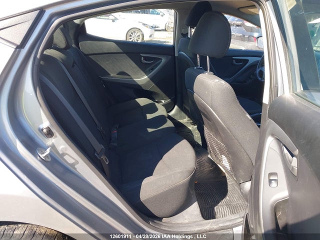 12601911 :رقم المزاد ، 5NPDH4AE2FH570203 vin ، 2015 Hyundai Elantra Se/sport/limited مزاد بيع