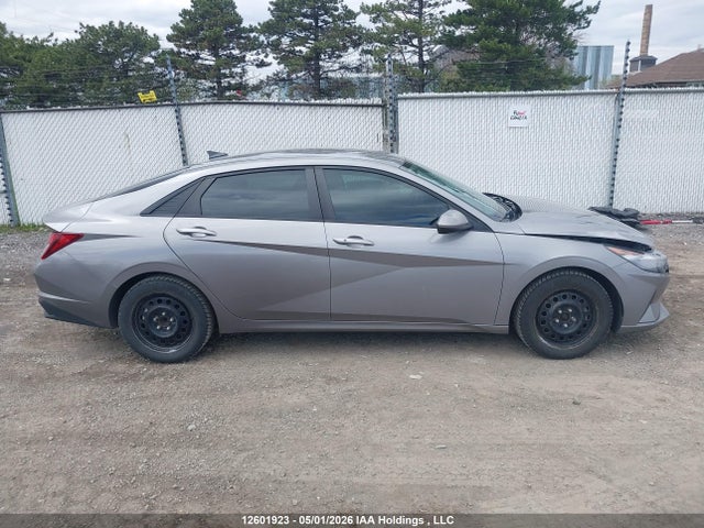 KMHLM4AG5PU381976 Hyundai Elantra Preferred Ivt