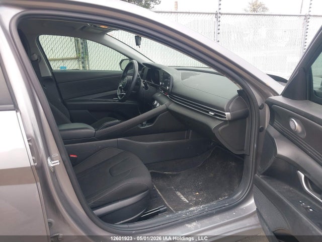 KMHLM4AG5PU381976 Hyundai Elantra Preferred Ivt