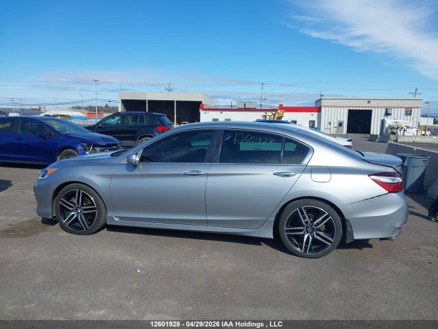 Продажа на аукционе авто 2017 Honda Accord Sport, vin: 1HGCR2F66HA806300, номер лота: 12601928