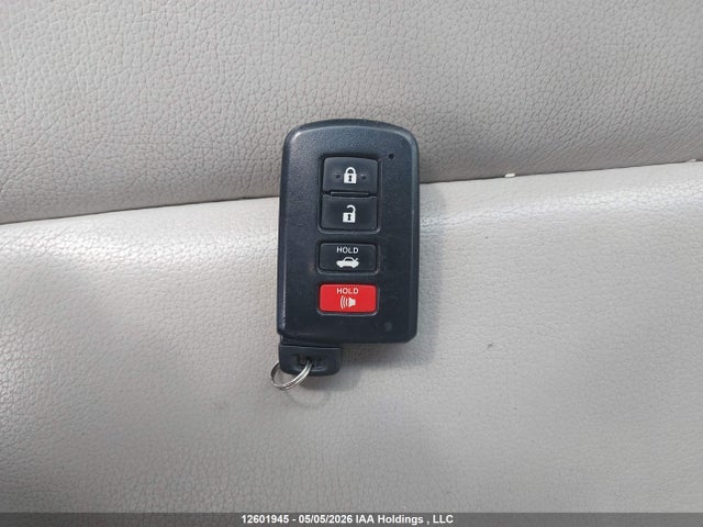 12601945 :رقم المزاد ، 4T1BK1FK8CU516231 vin ، 2012 Toyota Camry مزاد بيع