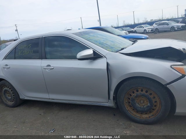 12601945 :رقم المزاد ، 4T1BK1FK8CU516231 vin ، 2012 Toyota Camry مزاد بيع