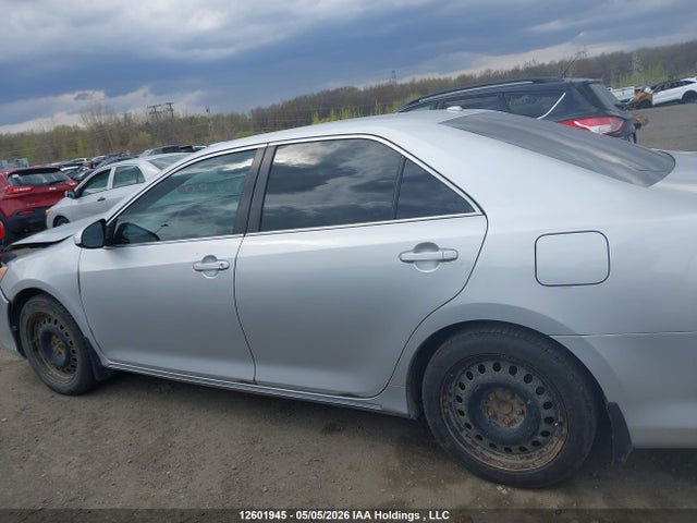12601945 :رقم المزاد ، 4T1BK1FK8CU516231 vin ، 2012 Toyota Camry مزاد بيع