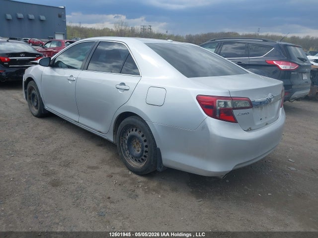 12601945 :رقم المزاد ، 4T1BK1FK8CU516231 vin ، 2012 Toyota Camry مزاد بيع
