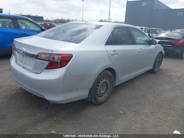 12601945 :رقم المزاد ، 4T1BK1FK8CU516231 vin ، 2012 Toyota Camry مزاد بيع