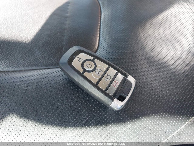 2017 Ford Fusion Titanium მანქანა იყიდება აუქციონზე, vin: 3FA6P0D94HR147700, აუქციონის ნომერი: 12601964