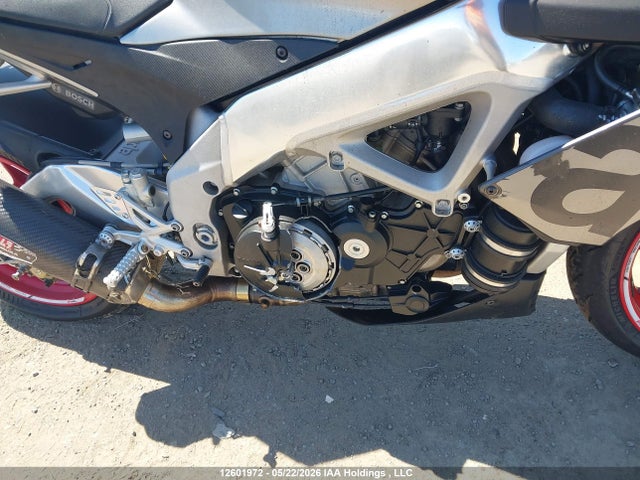 ZD4TYU000GS000242 Aprilia Tuono V4 1100 Rr