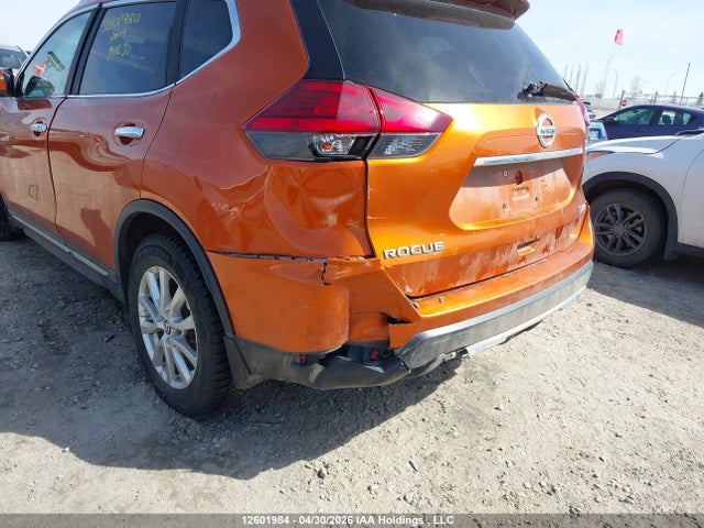 2017 Nissan Rogue Sv/sl მანქანა იყიდება აუქციონზე, vin: 5N1AT2MV2HC873610, აუქციონის ნომერი: 12601984
