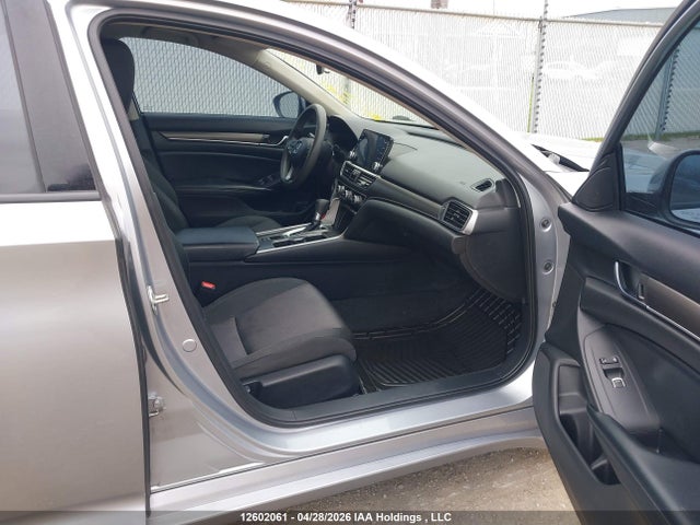 1HGCV1F12JA811395 Honda ACCORD LX