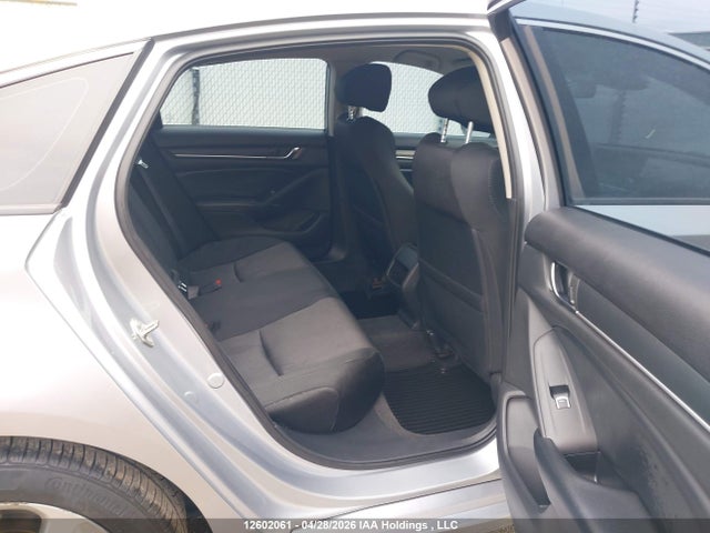1HGCV1F12JA811395 Honda ACCORD LX