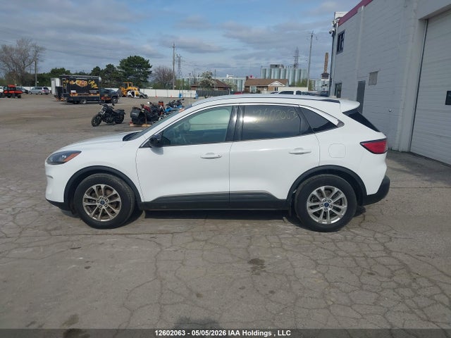 1FMCU0G67NUB00152 Ford ESCAPE SE
