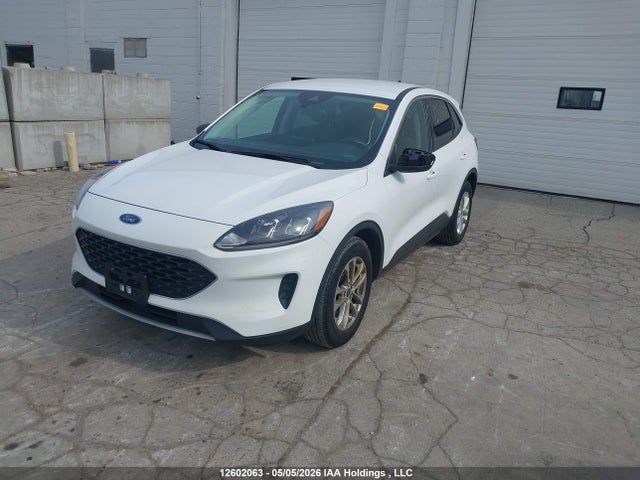 1FMCU0G67NUB00152 Ford ESCAPE SE