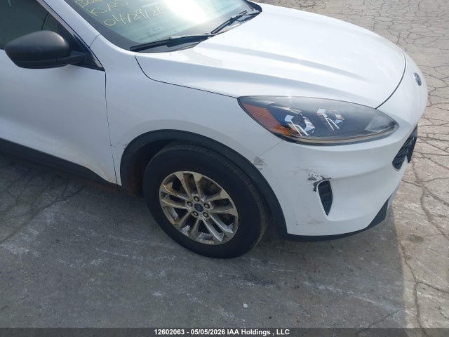 1FMCU0G67NUB00152 Ford ESCAPE SE