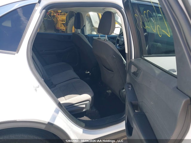 1FMCU0G67NUB00152 Ford ESCAPE SE