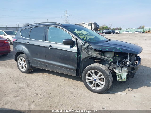 1FMCU9GD1JUD10923 Ford Escape