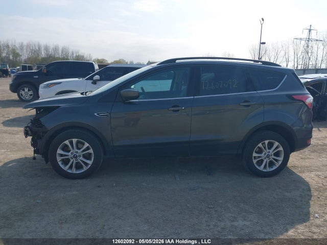 1FMCU9GD1JUD10923 Ford Escape
