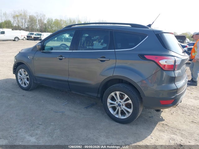 1FMCU9GD1JUD10923 Ford Escape