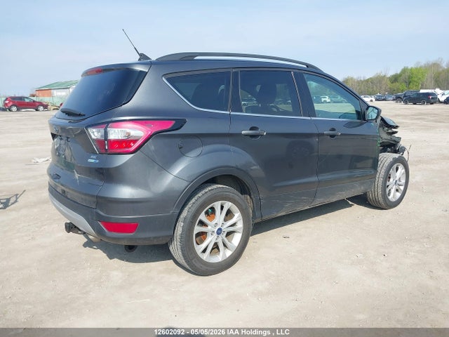 1FMCU9GD1JUD10923 Ford Escape