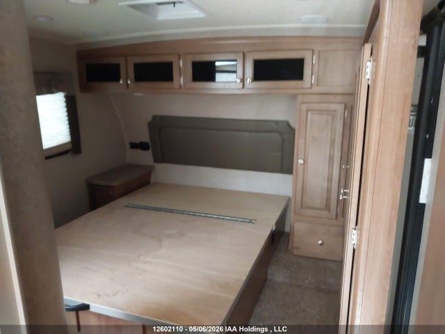Продаж на аукціоні авто 2018 Forest River Flagstaff, vin: 4X4FFLB21J1882472, номер лоту: 12602110