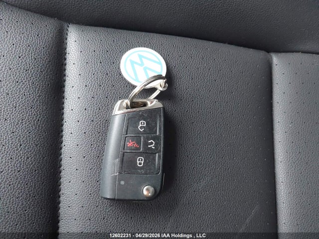 2020 Volkswagen E-golf Comfortline მანქანა იყიდება აუქციონზე, vin: WVWPR7AUXLW909220, აუქციონის ნომერი: 12602231