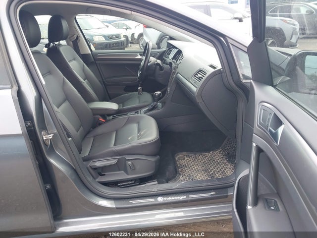 2020 Volkswagen E-golf Comfortline მანქანა იყიდება აუქციონზე, vin: WVWPR7AUXLW909220, აუქციონის ნომერი: 12602231
