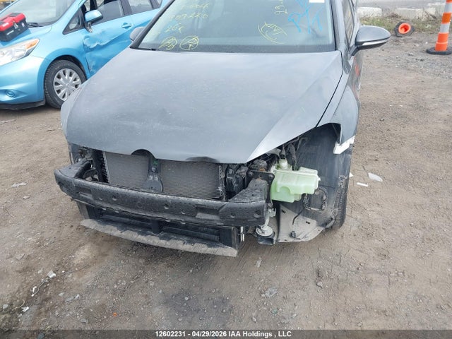 2020 Volkswagen E-golf Comfortline მანქანა იყიდება აუქციონზე, vin: WVWPR7AUXLW909220, აუქციონის ნომერი: 12602231