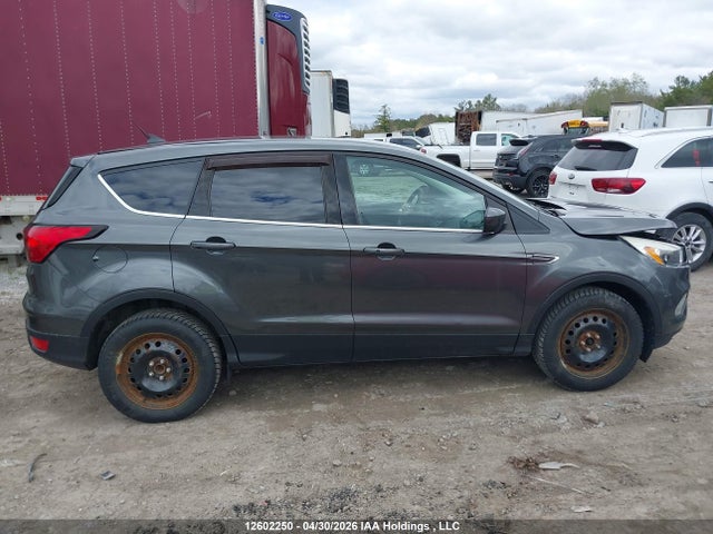 1FMCU0GD9KUB36273 Ford ESCAPE SE