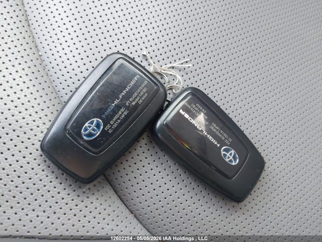 12602254 :رقم المزاد ، 5TDDBRCH2MS051603 vin ، 2021 Toyota Highlander مزاد بيع