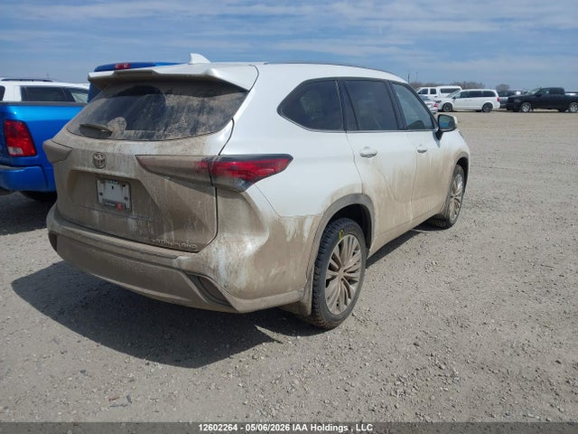 2022 Toyota Highlander Limited მანქანა იყიდება აუქციონზე, vin: 5TDFZRBH5NS227695, აუქციონის ნომერი: 12602264
