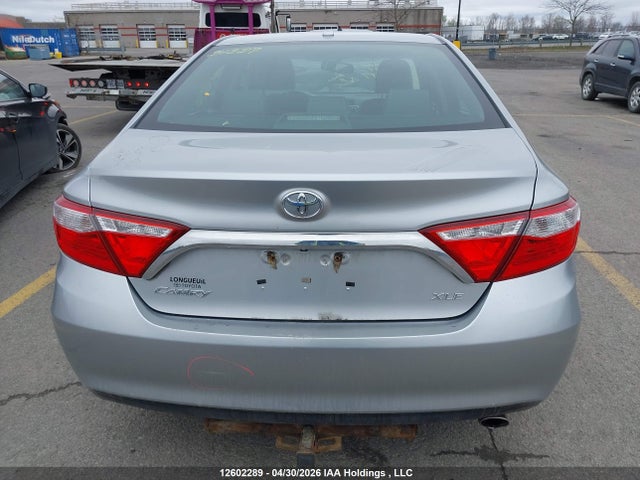 12602289 :رقم المزاد ، 4T1BF1FK7FU931517 vin ، 2015 Toyota Camry Le/xle/se/xse مزاد بيع