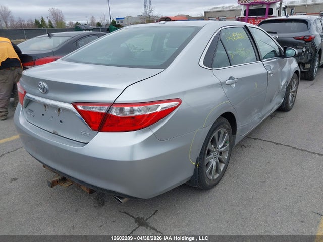 12602289 :رقم المزاد ، 4T1BF1FK7FU931517 vin ، 2015 Toyota Camry Le/xle/se/xse مزاد بيع