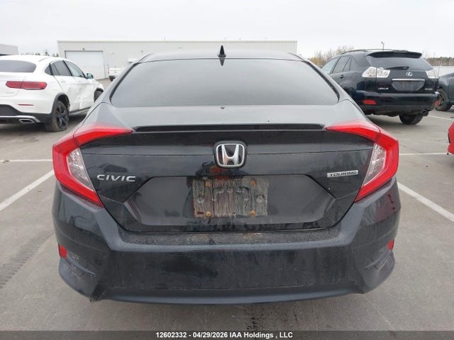 2HGFC1F90JH106346 Honda Civic Touring