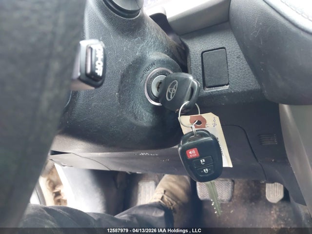 2018 Toyota Rav4 Le მანქანა იყიდება აუქციონზე, vin: 2T3BFREV8JW813857, აუქციონის ნომერი: 12587979