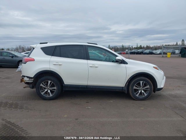 2018 Toyota Rav4 Le მანქანა იყიდება აუქციონზე, vin: 2T3BFREV8JW813857, აუქციონის ნომერი: 12587979