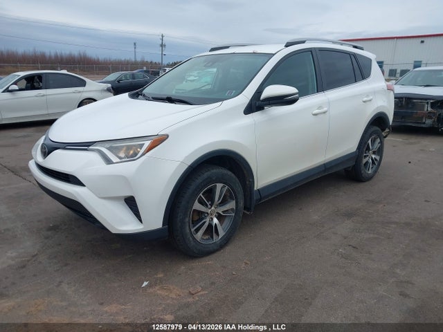 2018 Toyota Rav4 Le მანქანა იყიდება აუქციონზე, vin: 2T3BFREV8JW813857, აუქციონის ნომერი: 12587979