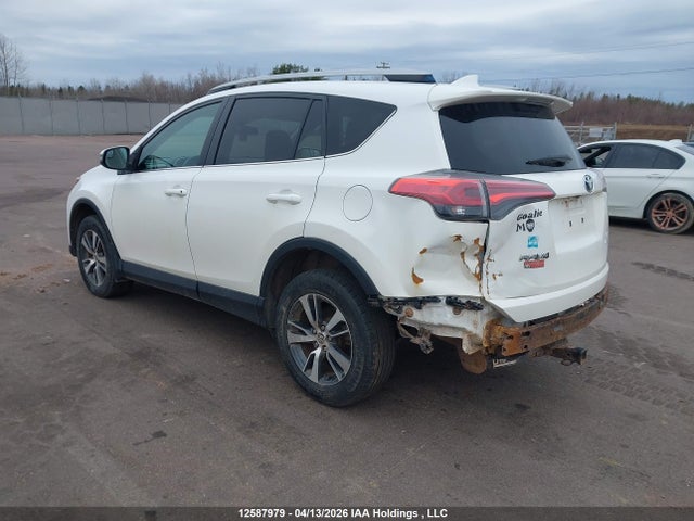 2018 Toyota Rav4 Le მანქანა იყიდება აუქციონზე, vin: 2T3BFREV8JW813857, აუქციონის ნომერი: 12587979