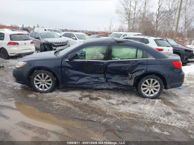 1C3CCBAG7EN164016 Chrysler 200 LX