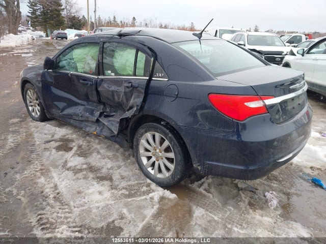 1C3CCBAG7EN164016 Chrysler 200 LX