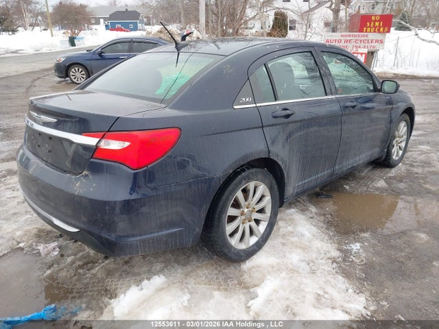 1C3CCBAG7EN164016 Chrysler 200 LX