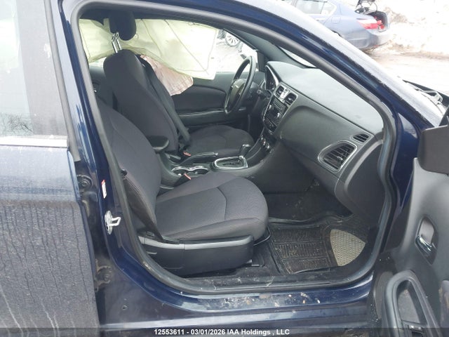 1C3CCBAG7EN164016 Chrysler 200 LX