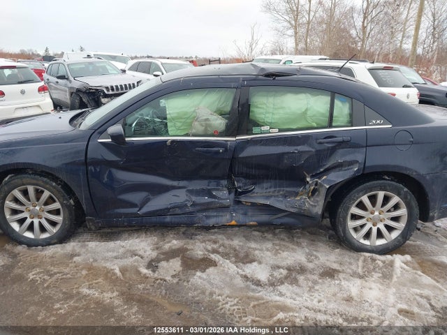 1C3CCBAG7EN164016 Chrysler 200 LX
