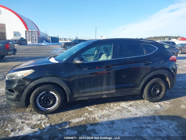 2016 Hyundai Tucson Luxury მანქანა იყიდება აუქციონზე, vin: KM8J3CA40GU022626, აუქციონის ნომერი: 12554671